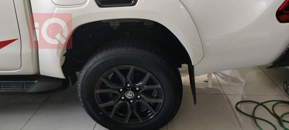 تويوتا هايلوكس